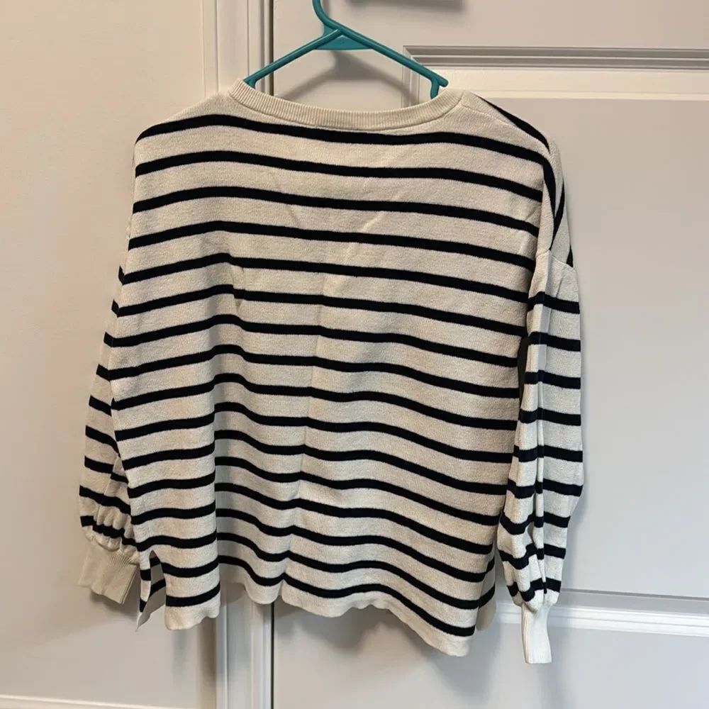 Loft Sweater - Picture 4 of 4